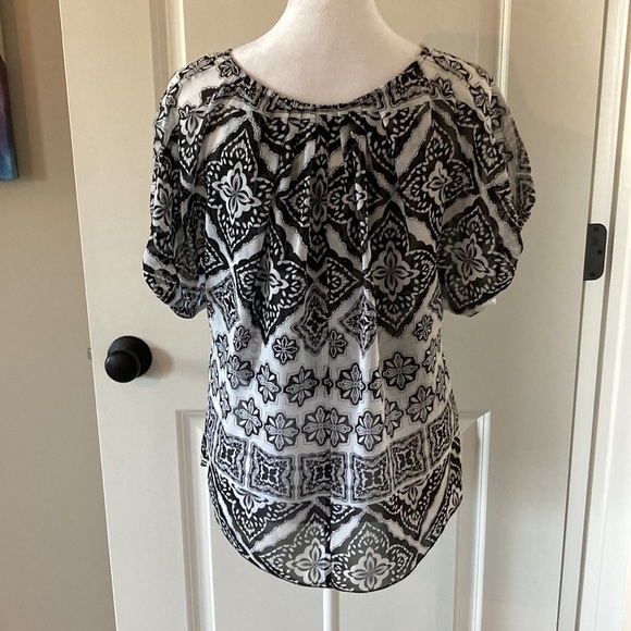 Christopher & Bank small blouse short sleeves black and white - Picture 8 of 12